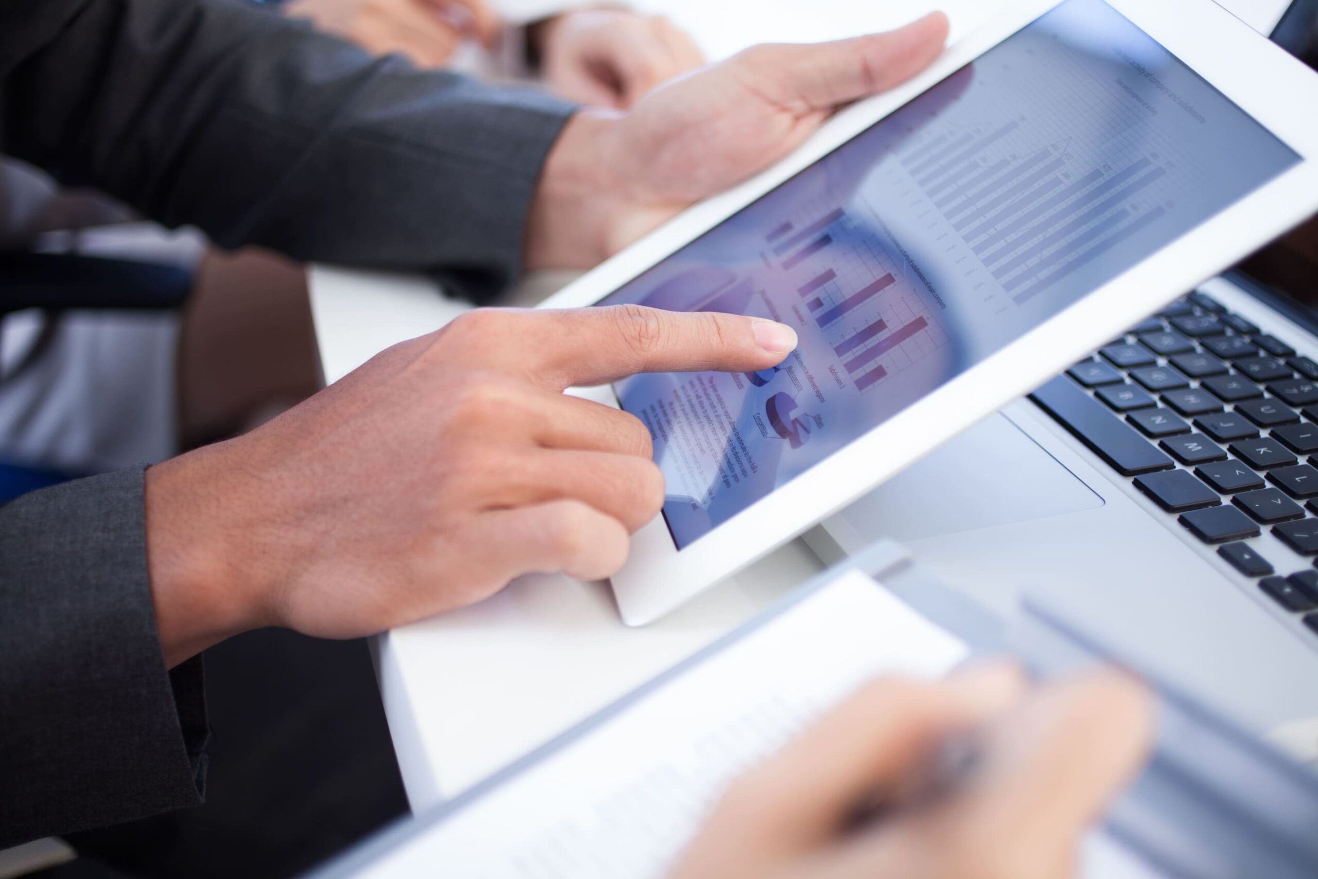 Cover di "Vantaggi dell’automatizzazione delle operazioni amministrative per le PMI"